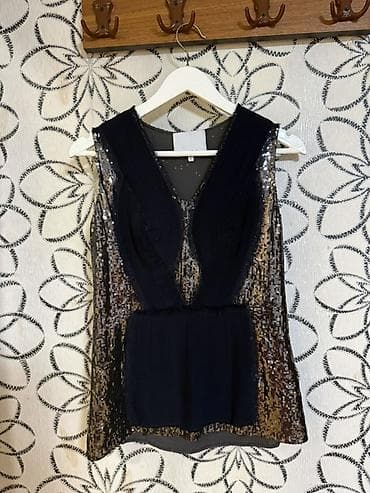 Payetli qadın bluzası - Model: qolsuz, V-yaxa kəsimi - Rəng: qara