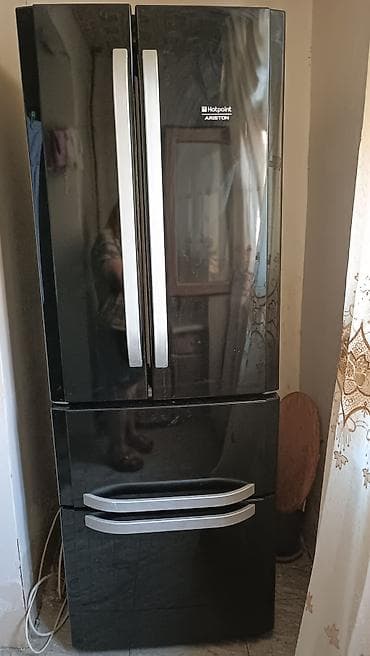 Hotpoint-Ariston Quadrio (E4D / 4D) seriyasına məxsus 4 qapılı (iki — 2