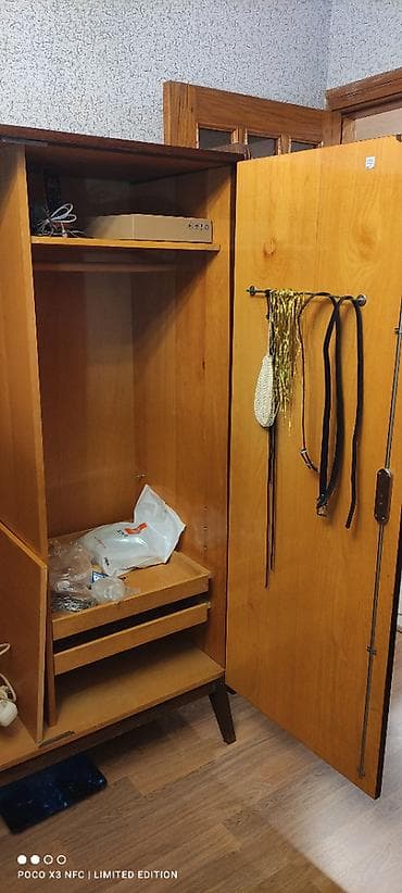 qapi darvaza: İki qaplı dolab — 2