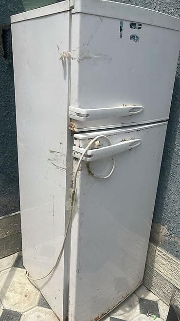 netbook satilir: İki qapılı məişət soyuducusu tambislek vezyetde yerim olmafigi ucun — 4