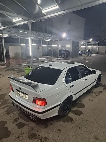 bmw 550: BMW 3 series: 1.8 l | 1992 il Sedan — 3