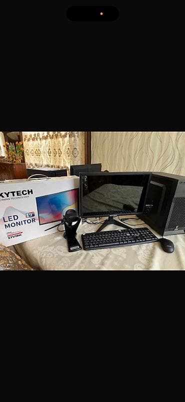 Masaüstü kompüter seti Dəst tərkibi: - Sistem bloku - Skytech LED