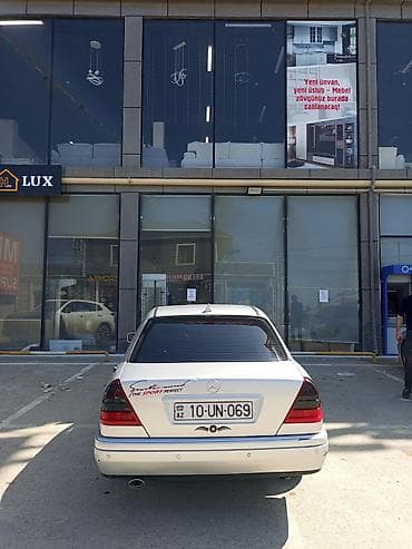 vito viano oturacaqlar: Mercedes-Benz C-Class: 1.8 l | 1997 il Sedan — 2