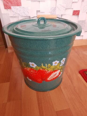 ikinci əl unitazlar: Vedrə.
Rus malıdı .
qapağında balaca qopuğu var — 1