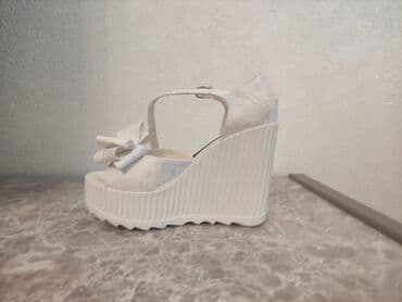 Ölçü: 36, rəng - Ağ, Yeni