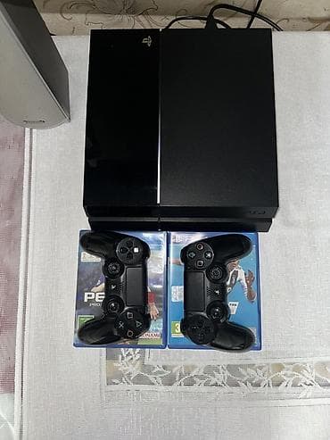 PlayStation 4 (PS4) komplekti usdunde 2 eded orjinal pult verilir