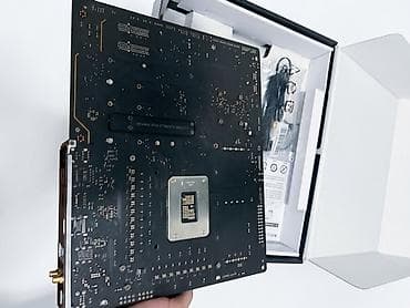 Kompüter ehtiyyat hissələri: Ana Platası Gigabyte Z790 AORUS PRO X WIFI7, Yeni — 2