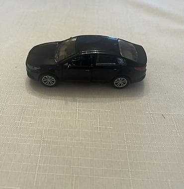 Oyuncaq nəqliyyat: Qara rəngli metal oyuncaq avtomobil – Kia K5 modelinə bənzər sedan — 2