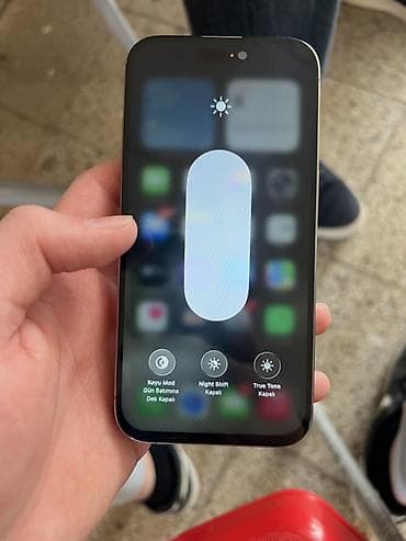 mobil hilə: IPhone 15 Pro, Natural Titanium — 8