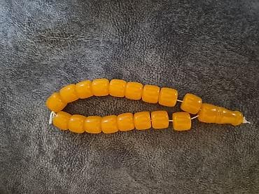 Təmiz kəhrəba, qədimi muncuq