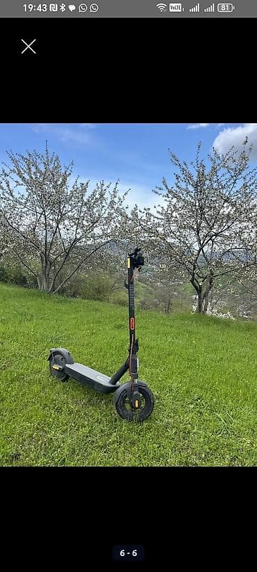 mini velo: Elektrik skuter - Şəhərdaxili rahat hərəkət üçün kompak təkərli — 1