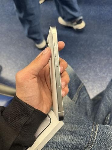 balaca iphone: IPhone 15 Pro, White Titanium — 5