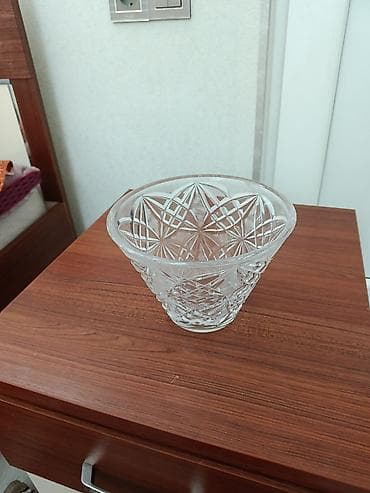 xurustal vaz: Bir vaza, Xrustal — 2