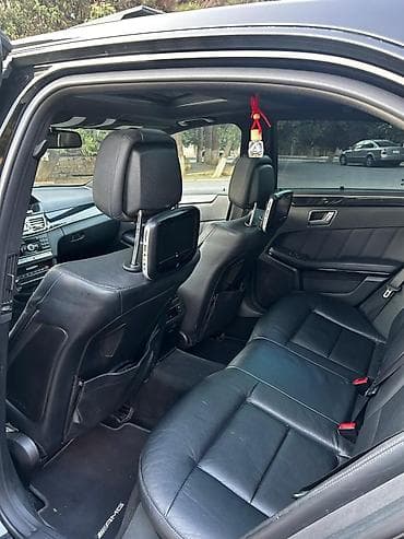 met: Mercedes-Benz E-Class: 3.5 l | 2011 il Sedan — 7