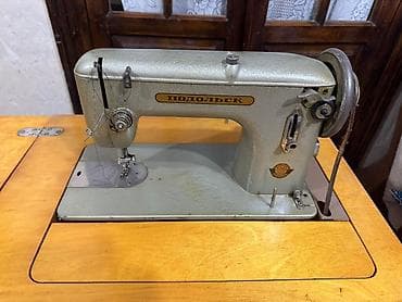 Podolsk mexaniki tikiş maşını – orijinal taxta kabinetlə - Pedalla