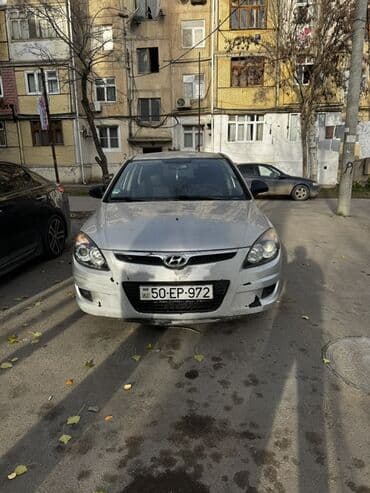 Hyundai i30 hatchback Xüsusiyyətlər: - Kuzov: 5 qapılı hatchback