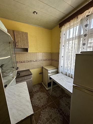 gencede ev: Bakı, Bakıxanov qəs., 2 otaqlı, Köhnə tikili, m. Neftçilər, 43 kv. m — 8