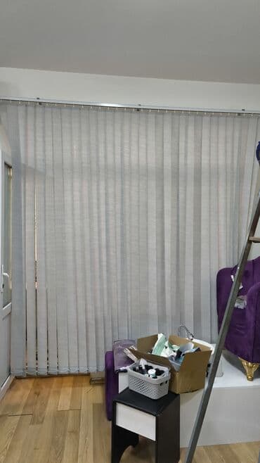 örtü: Şaquli jalüz pərdə - Rəng: açıq boz/bozumtul - Material: işığı yumşaq — 1