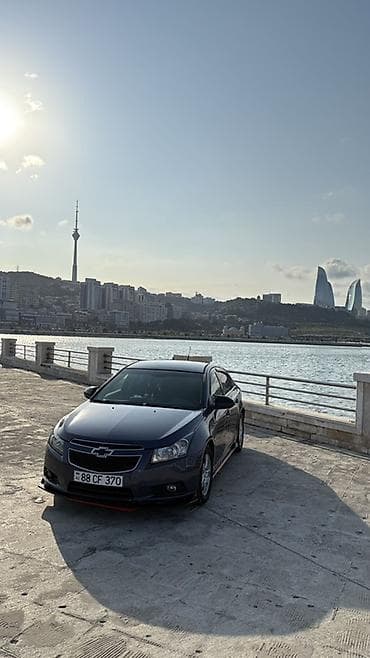 eylec diski: Chevrolet Cruze sedan - Kuzov: 4 qapılı sedan, tünd mavi rəng - — 4