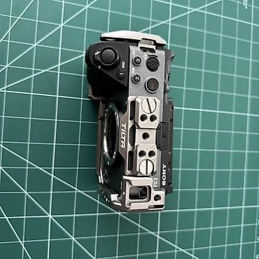 100: Sony Fx3 Öz kameramdır heç bir cızığı ya da problemi yoxdur aldığım — 2