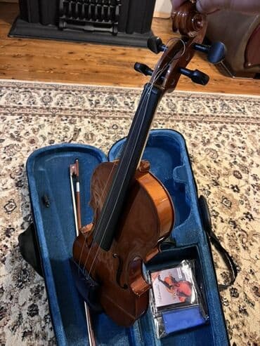 İncəsənət və kolleksiyalar: Məhsul: Klassik skripka dəsti Təsvir: - Tam ölçülü klassik skripka — 3