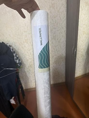 usaq aboylari: Ağ rəngli divar kağızı rulosu - Material: vinil əsaslı (etiketdə — 1