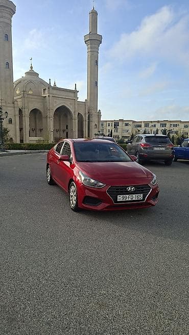 Hyundai Accent: 1.6 l | 2018 il Sedan