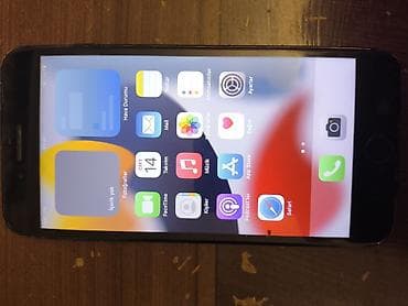 vintage kamera: IPhone 7 Plus, Qara, Barmaq izi — 2