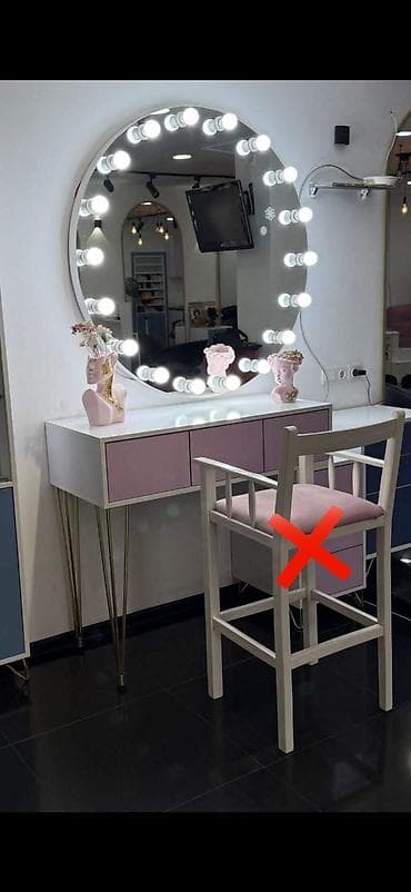 divan kreslo satiram: *Makeup Guzgusu* Qiymət *300 AZN* stul satılıb 800 alinib cox az — 1