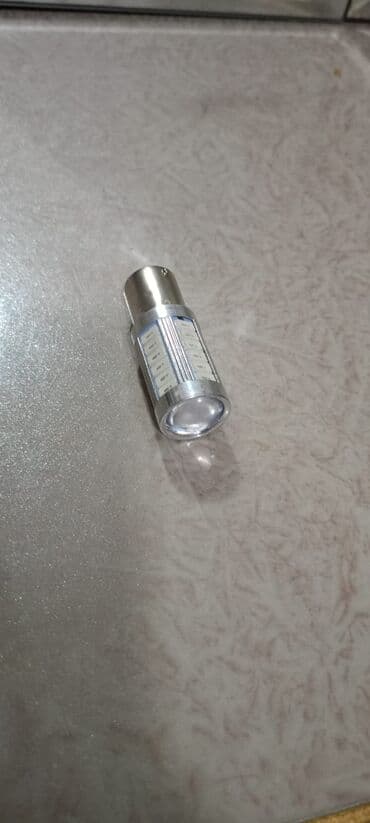 Ağ və qırmızı rəng qalıb hərəsindən 2 eded