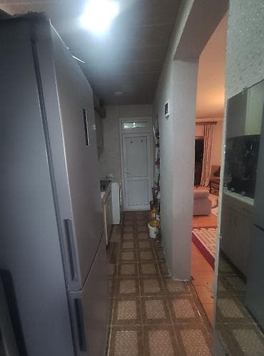 Satılır: 2 otaqlı həyət evi Ünvan:Polad Həşimovda Məktəbin yanı,yol