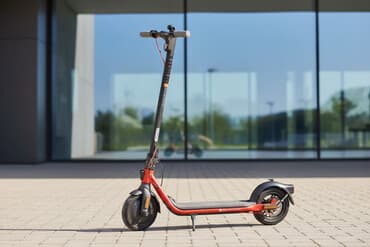 samakat elektrikli: 🚀 Ninebot Electric Scooter D38E Tək şarjla 38 km-ə qədər yol gedir — 1