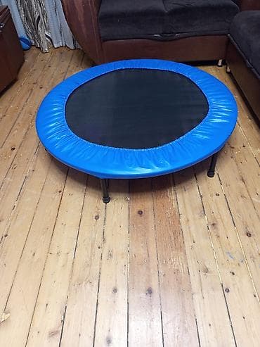 gitara balaca: Ev üçün mini batut / fitnes trampolini - Dairəvi dizayn, mərkəzdə — 1
