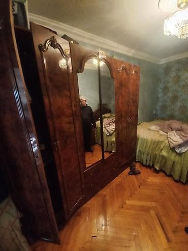 Satılır: Klassik üslubda mebel dəsti 2 eded kravat 1 neferlik Kunc — 2