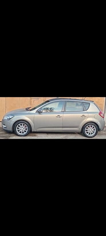 продажа подержанных автомобилей: Kia Ceed: 1.6 л | 2010 г. Хэтчбэк — 16