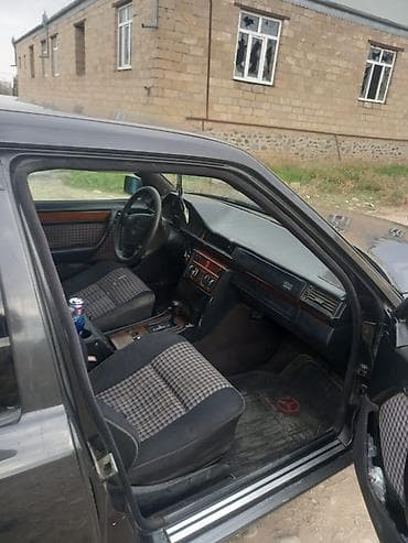 diffuser satisi: Mercedes-Benz W124: 0.2 l | 1992 il Sedan — 3