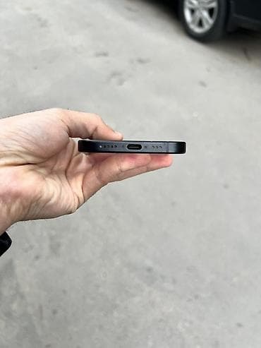 kabelər: IPhone 15, 128 GB, Black Titanium, Simsiz şarj, Face ID — 6