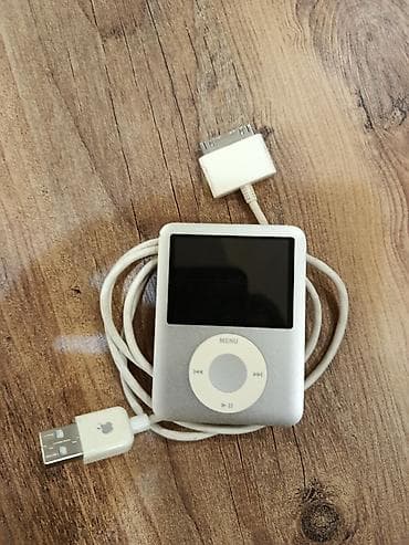 Apple iPod nano (3-cü nəsil) – 4 GB • Gümüş rəngli kompakt MP3 pleyer