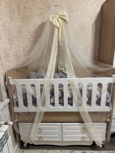 2 mərtəbəli çarpayı: Oğlan və qız üçün, Yeni, Dördbucaq, Beşik, Dəst ilə, Matras ilə, Yellənmə mexanizm ilə — 3