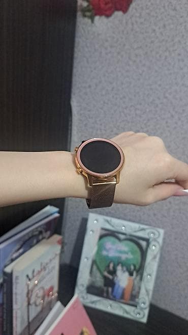 casio saat: Zərif dizaynlı smart saat - Rəng: qızılı gövdə, gül qızılı halqa və — 1