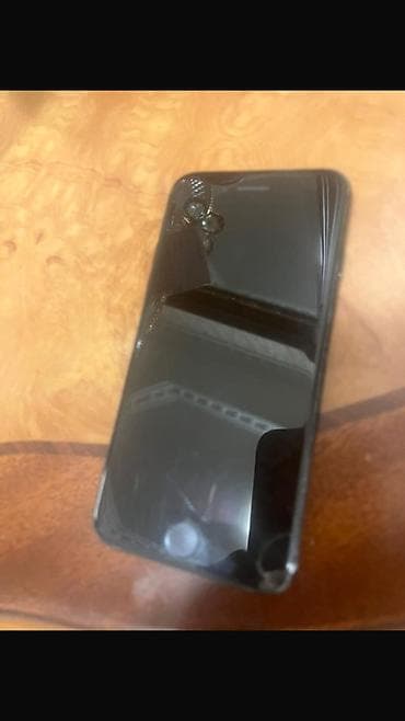 iphone 7 gence: IPhone SE 2020, Qara, Qırıq — 1