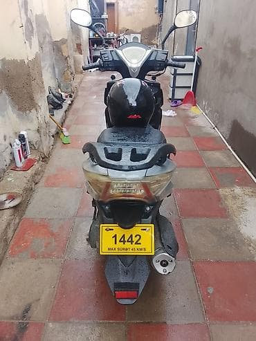 motosikler: Skuter – şəhər içi rahat və sərfəli hərəkət üçün Xüsusiyyətlər: - — 3