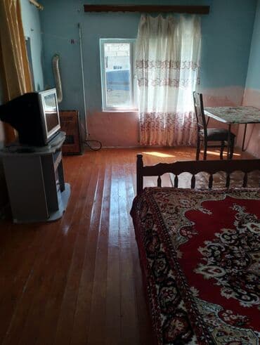 mingəcevirdə bir otaqlı ev axtarıram: Salam evi kirayə verirəm 2 qız və ya 2 oğlan qalarsa 140 tək adam — 2