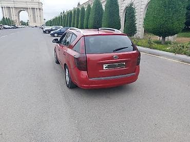 saipa saina kredit: Kia Ceed: 1.6 l | 2008 il Universal — 3