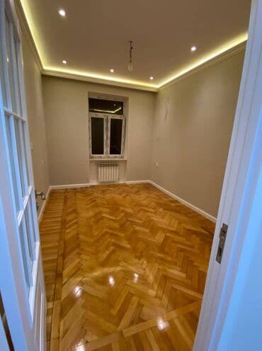 ağdaşda ucuz ev: Bakı, 3 otaqlı, Köhnə tikili, m. Nizami, 73 kv. m — 10