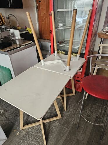 metbex ucun stol ve stullar: Stullar ilə, Kvadrat masa, Digər adam sayı — 3