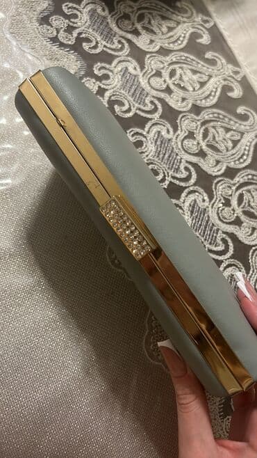 qaşlı canta: Klatç, Yeni — 2