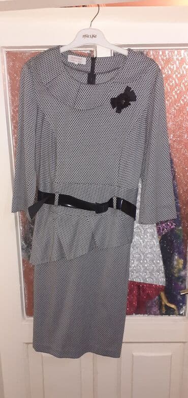 qadın ucun donlar: Qadin ucun tezedi geynilmiyib razmeri usdunde 50 yazilib — 1