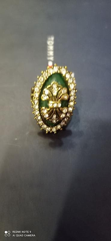 gumus uzuk: Qadın və kişi üçün zərgərlik dəsti və ayrı aksesuarlar - Qırmızı — 2