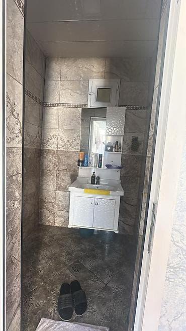 şamaxida satilan evler: Xirdalan ugur market narinc markete 7 nomreli mektebe yaxin 1 otaqli — 6